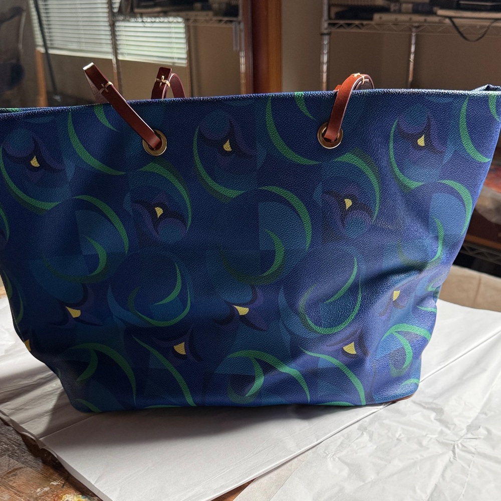 Disney, Club 33 by Dooney & Bourke Salon Nouveau - Picture 3 of 7